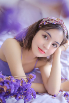舌头往下舔到一个硬硬的包疼